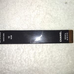 Chanel Mascara in 10 Noir (Black)